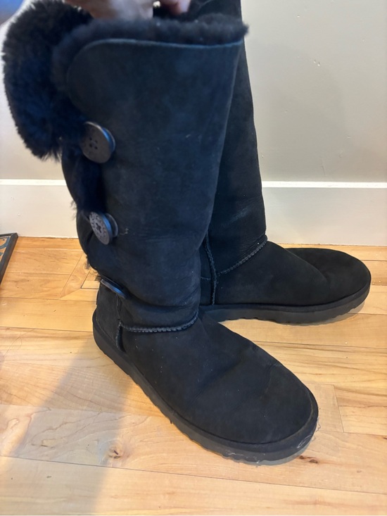 UGG Shoes - UGG Size 10 Bailey Button Boots